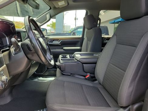 Used 2025 Chevrolet Silverado 1500 LT RWD image 16