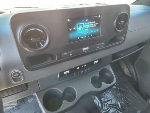 Used 2024 Mercedes-Benz Sprinter 2500 w/ Acoustic Package image 25