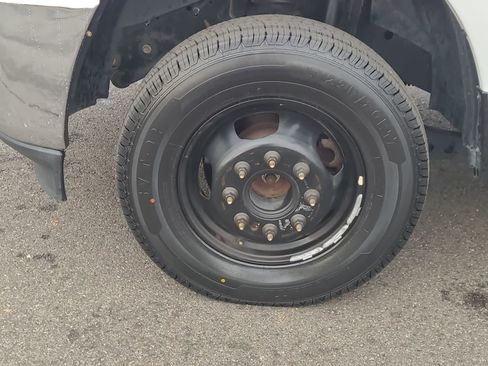 Used 2021 RAM 3500 Tradesman w/ Chrome Appearance Group image 16