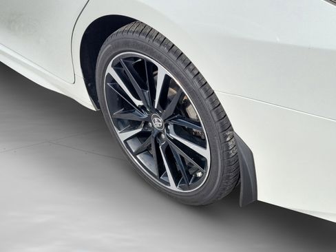 Used 2019 Toyota Camry XSE image 29