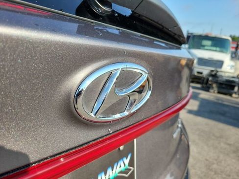 Used 2022 Hyundai Santa Fe SEL Premium AWD/4WD image 36