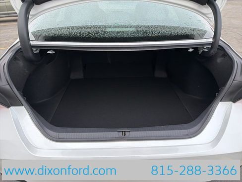 Used 2021 Toyota Avalon Limited image 26