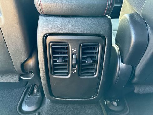 Used 2025 Dodge Durango GT RWD image 21