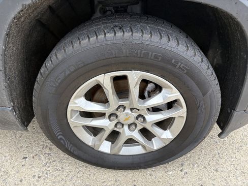 Used 2020 Chevrolet Traverse LS image 12