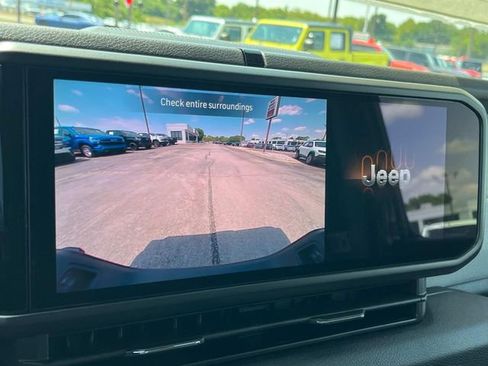 New 2025 Jeep Gladiator Sport image 13