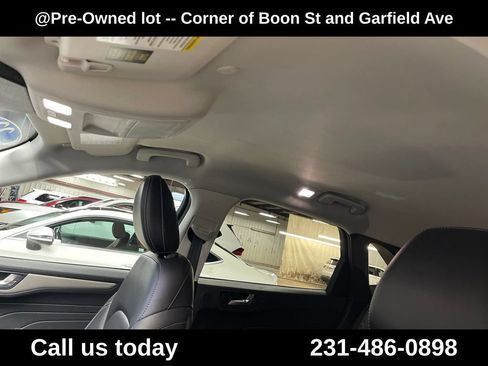 Used 2022 Ford Escape SEL w/ Technology Package AWD/4WD image 13