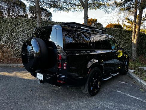 Used 2024 Land Rover Defender 130 X-Dynamic SE image 7