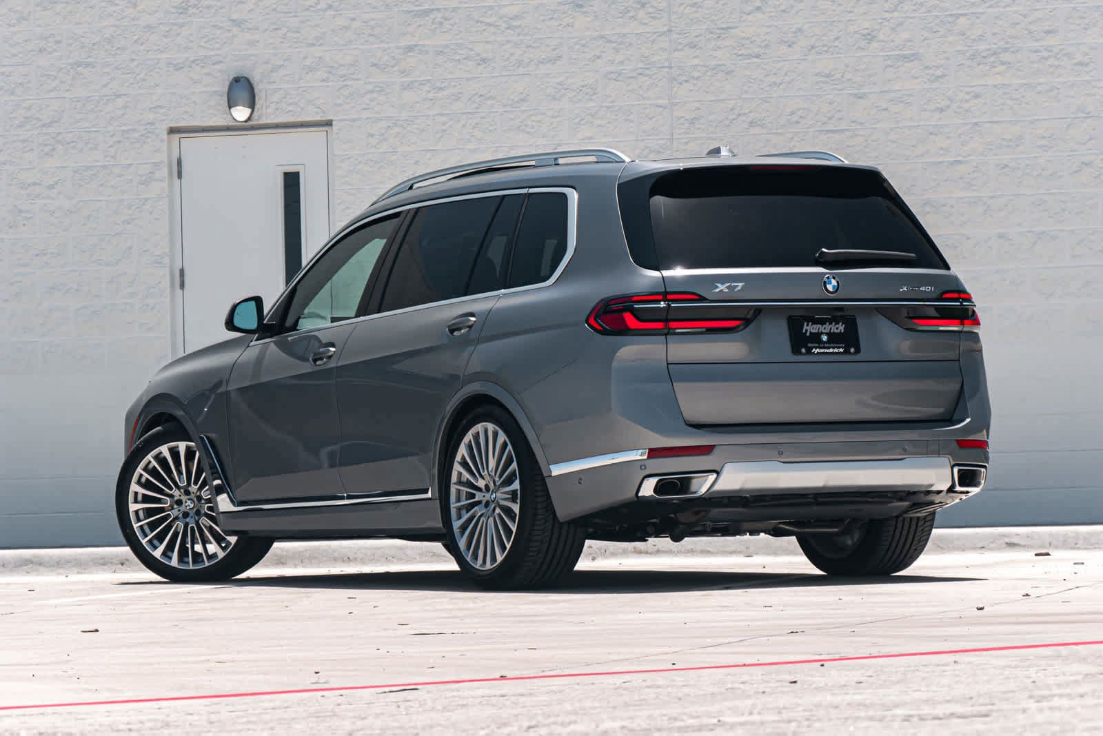 Used 2025 BMW X7 xDrive40i AWD/4WD image 2