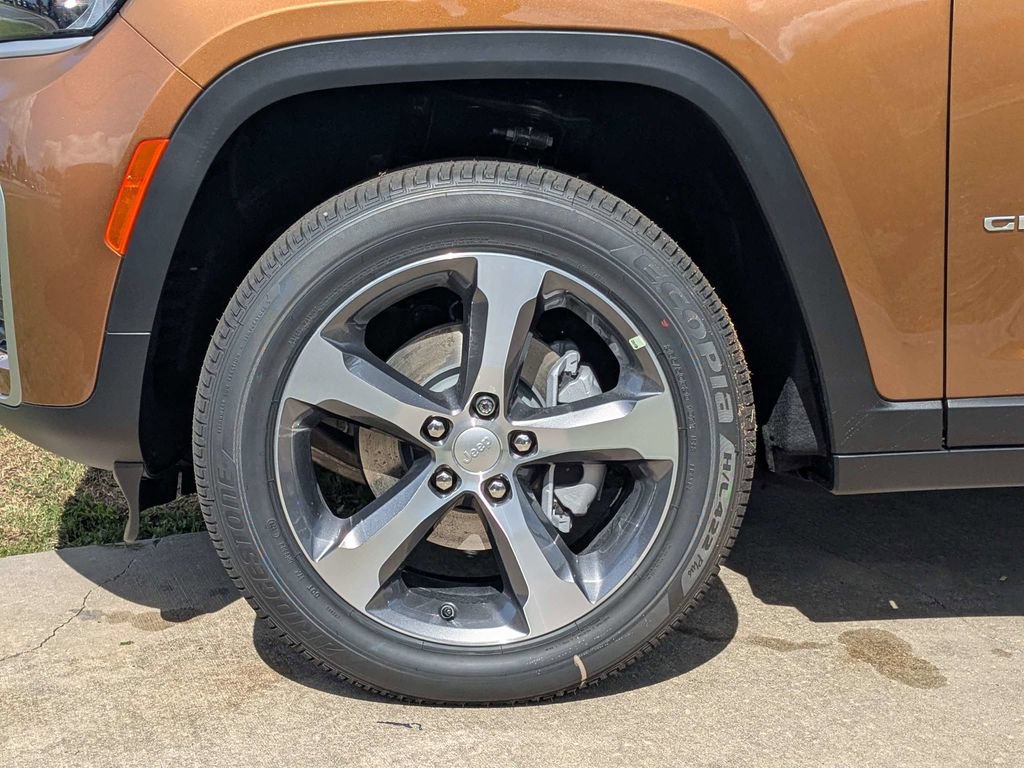 New 2026 Jeep Grand Cherokee Limited AWD/4WD image 12