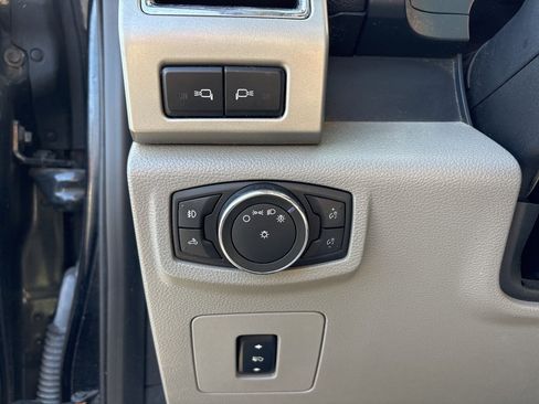 Used 2016 Ford F150 Lariat image 12