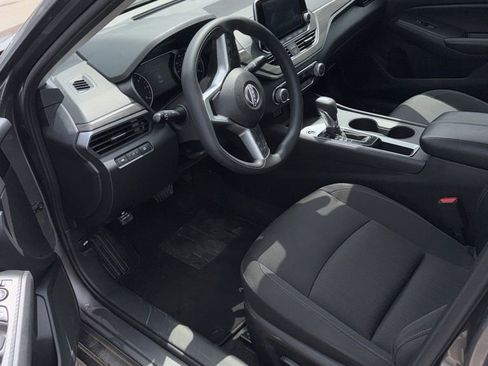 Used 2025 Nissan Altima 2.5 SV image 6