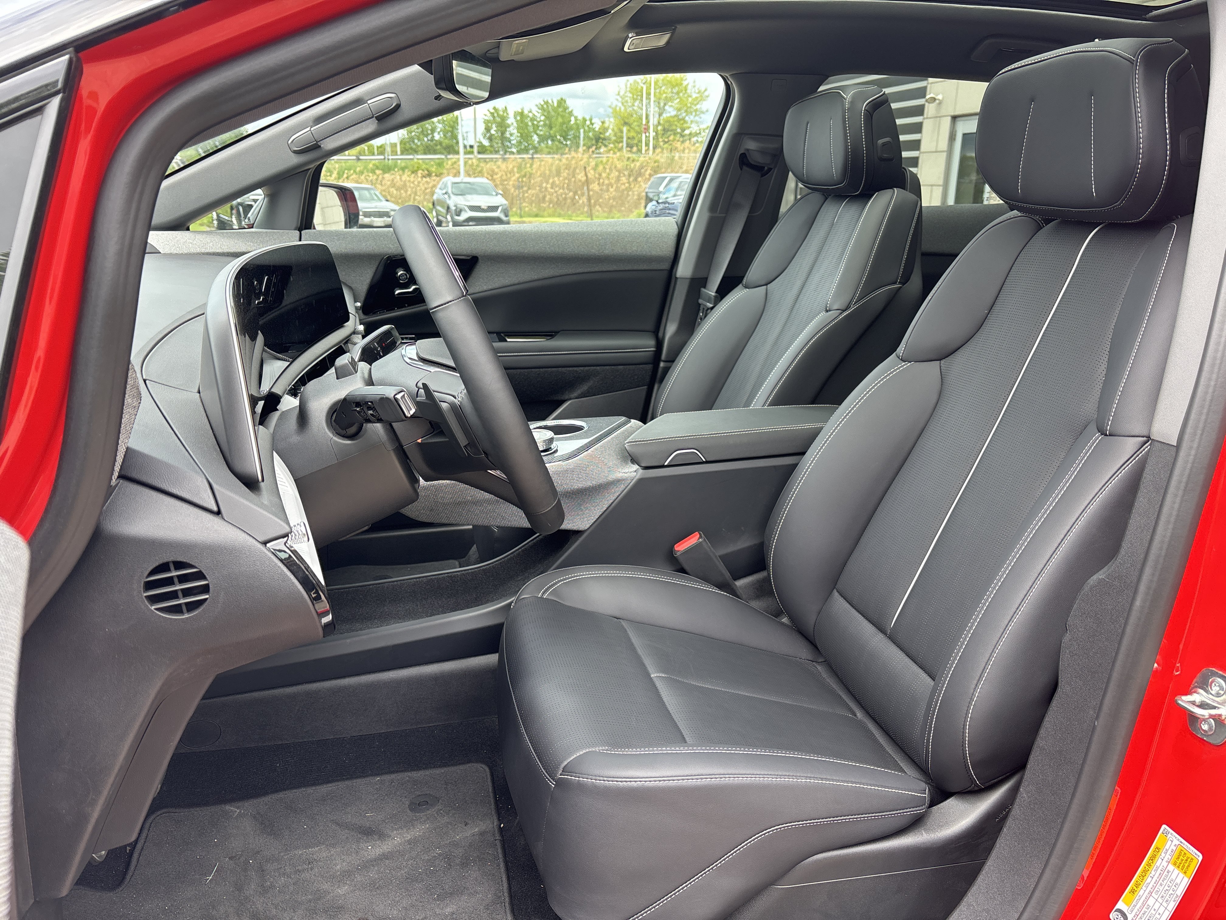 Used 2025 Cadillac Optiq Sport 2 AWD/4WD image 25