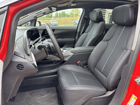 Used 2025 Cadillac Optiq Sport 2 AWD/4WD image 25