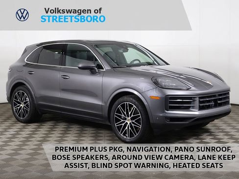 Used 2024 Porsche Cayenne AWD/4WD image 1