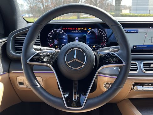 Used 2025 Mercedes-Benz GLE 450e 4MATIC image 18