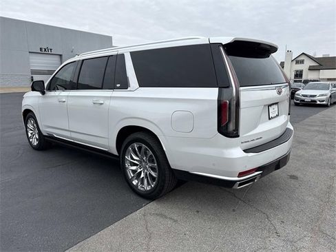 Used 2021 Cadillac Escalade ESV Premium Luxury Platinum image 2