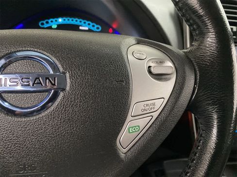 Used 2013 Nissan Leaf SL image 23