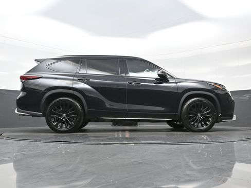 Used 2024 Toyota Highlander XSE AWD/4WD image 36