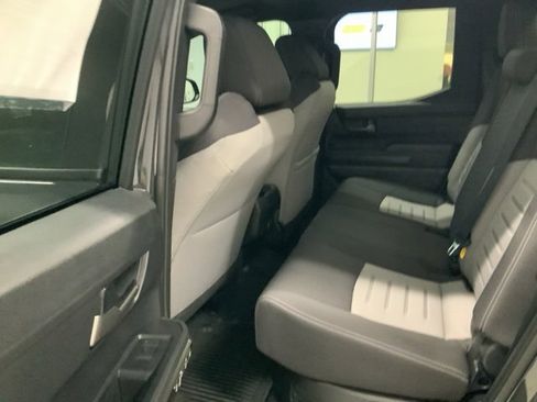 Used 2025 Toyota Tacoma TRD Off-Road image 12