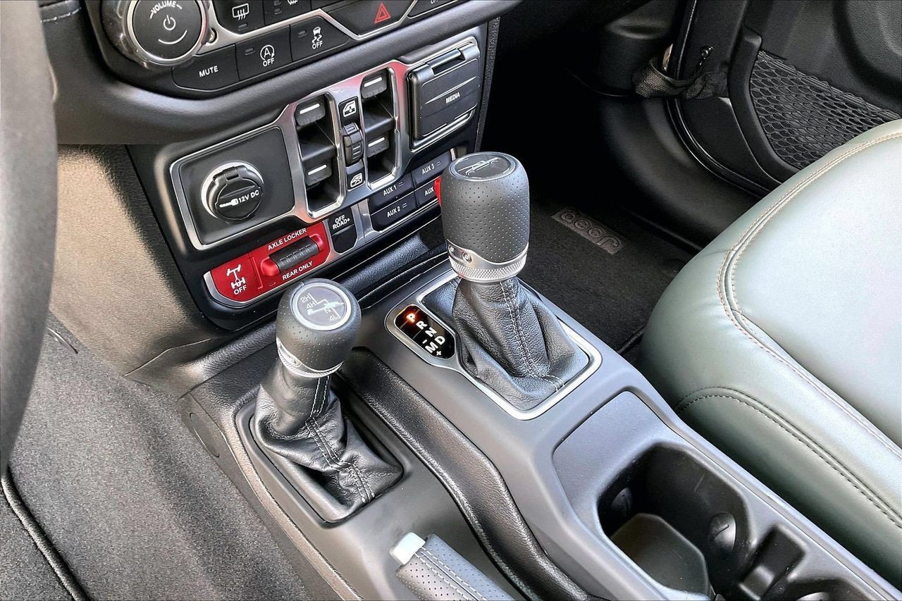 New 2026 Jeep Gladiator Mojave w/ Safety Group AWD/4WD image 28