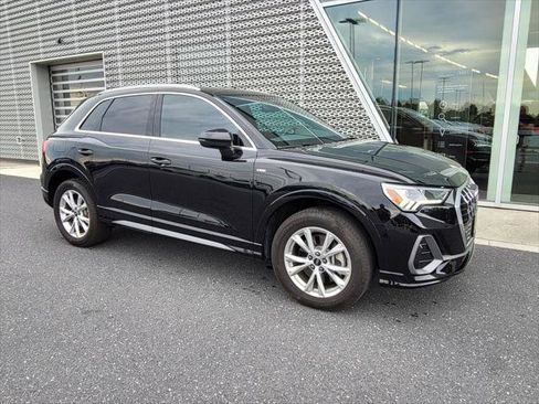 Certified 2023 Audi Q3 2.0T Premium w/ Convenience Package AWD/4WD image 5