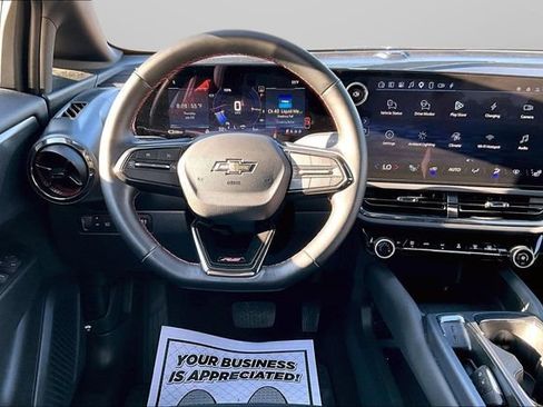 Certified 2024 Chevrolet Equinox EV RS FWD image 5