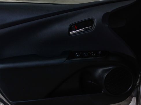 Used 2017 Toyota Prius Prime Advanced image 21