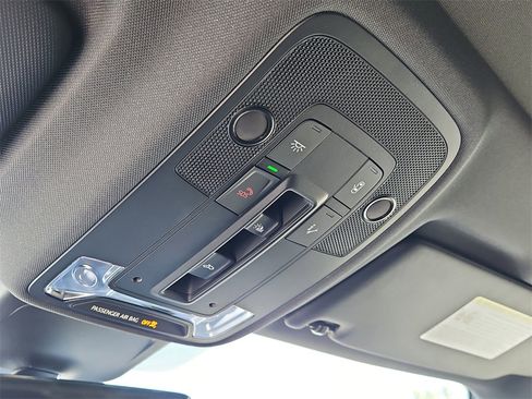 New 2025 Audi Q3 2.0T Premium image 30