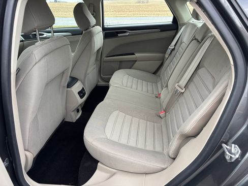 Used 2020 Ford Fusion SE image 17