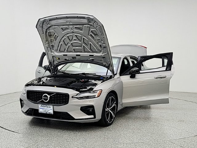 Used 2024 Volvo S60 B5 Ultimate w/ Climate Package AWD/4WD image 9