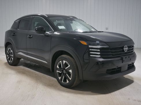 New 2026 Nissan Kicks SV image 3