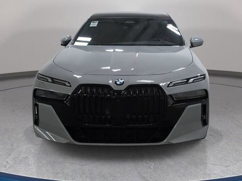 Certified 2023 BMW 760i xDrive w/ Luxury Rear Seating Package AWD/4WD image 2