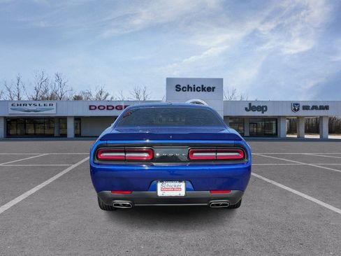 Used 2022 Dodge Challenger SXT RWD image 4
