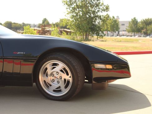 Used 1990 Chevrolet Corvette ZR-1 RWD image 34