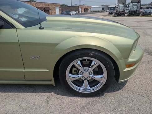 Used 2005 Ford Mustang GT Premium RWD image 33