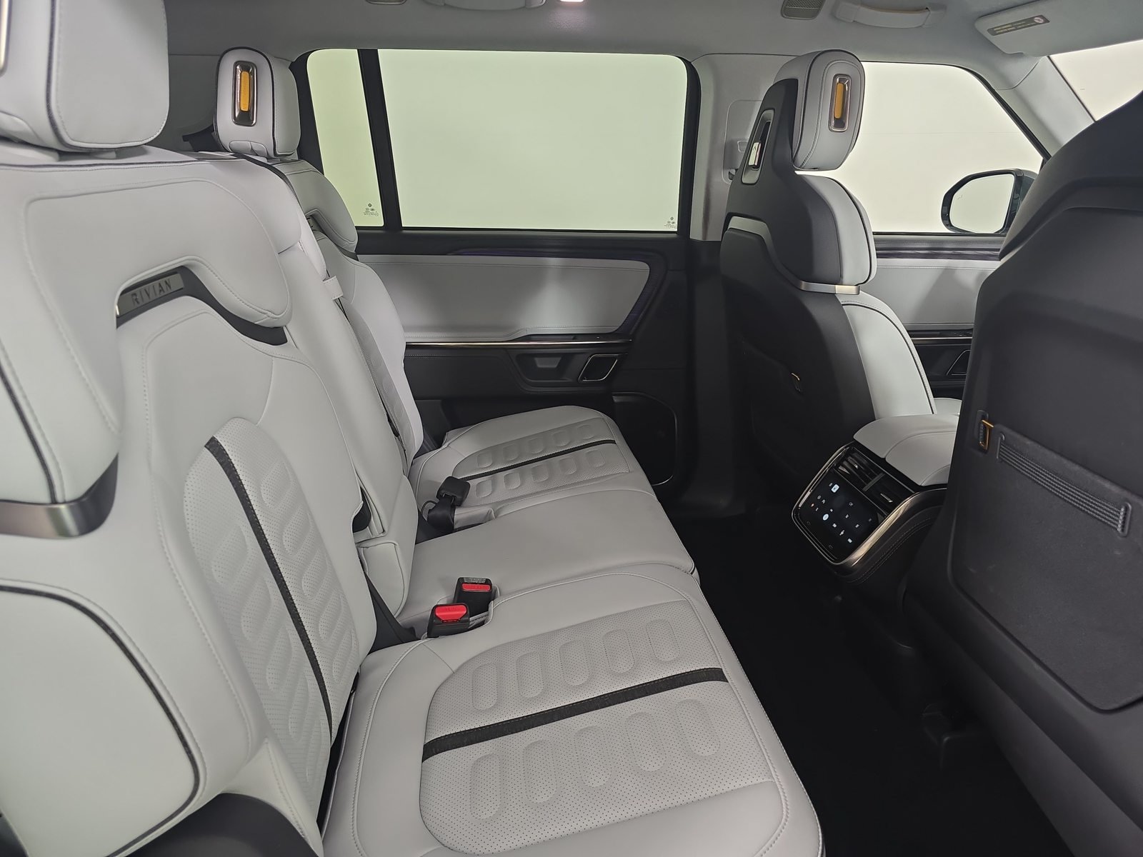 Used 2023 Rivian R1S Launch Edition Quad AWD/4WD image 23