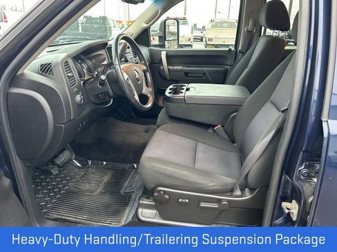 Used 2011 Chevrolet Silverado 2500 LT w/ Interior Plus Package image 5
