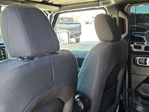 Used 2020 Jeep Wrangler Unlimited Sahara image 14