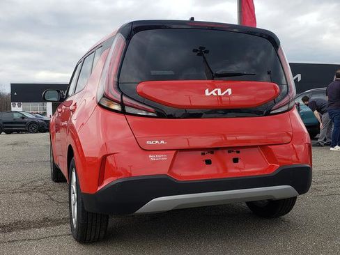 Certified 2023 Kia Soul LX w/ LX Technology Package FWD image 7