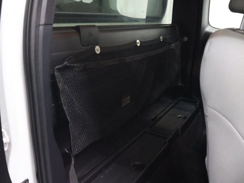 Used 2018 Toyota Tacoma SR RWD image 12