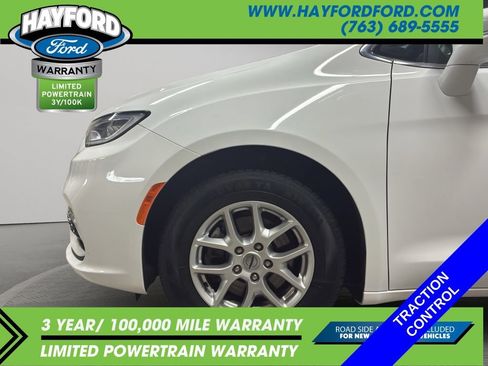 Used 2022 Chrysler Pacifica Touring-L FWD image 24