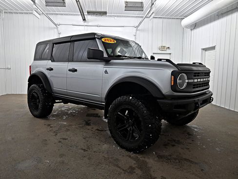 Used 2022 Ford Bronco Black Diamond image 2