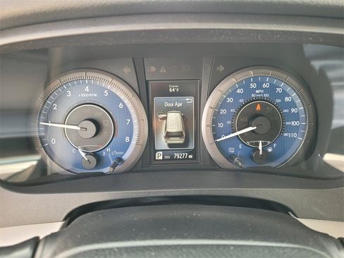 Used 2020 Toyota Sienna LE image 29