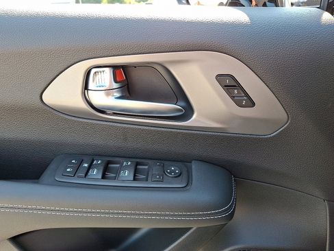 New 2026 Chrysler Pacifica Select image 12