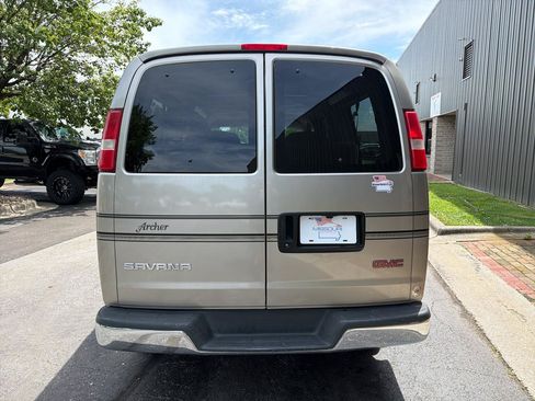 Used 2003 GMC Savana 1500 w/ Preferred Equipment Group 3 RWD image 4