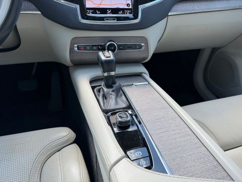 Used 2022 Volvo XC90 T6 Inscription w/ Lounge Package AWD/4WD image 14