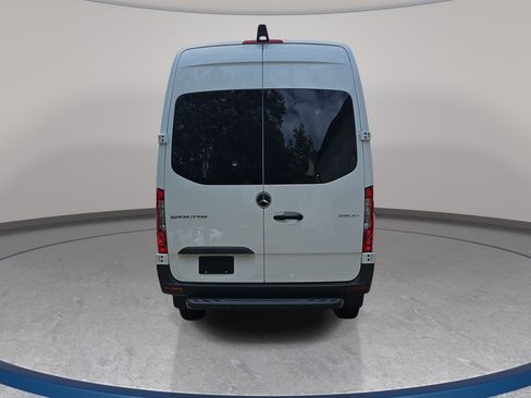 Used 2025 Mercedes-Benz Sprinter 2500 image 6