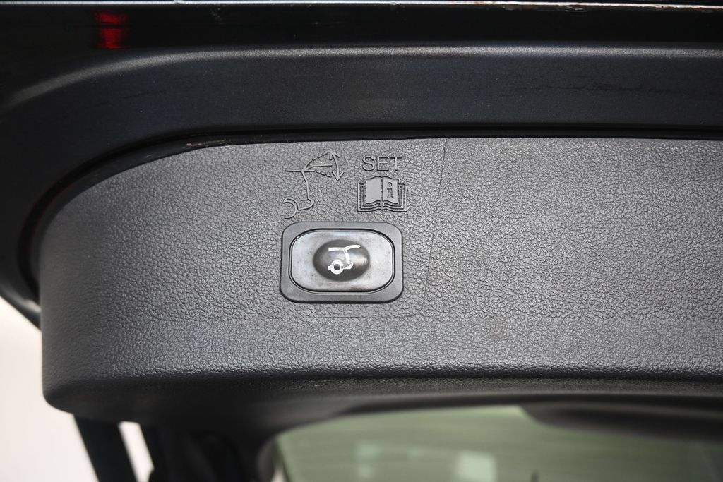 Used 2019 Ford Escape SEL AWD/4WD image 45