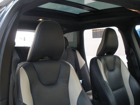 Used 2013 Volvo XC60 T6 R-Design Platinum AWD/4WD image 32