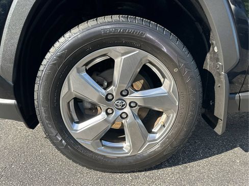 Used 2019 Toyota RAV4 Limited AWD/4WD image 25